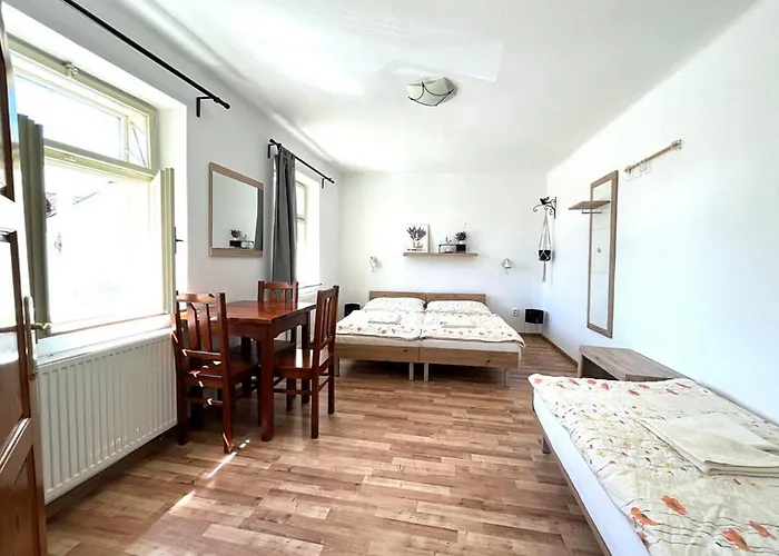 Apartmany Na Rynku Chvalsiny 18