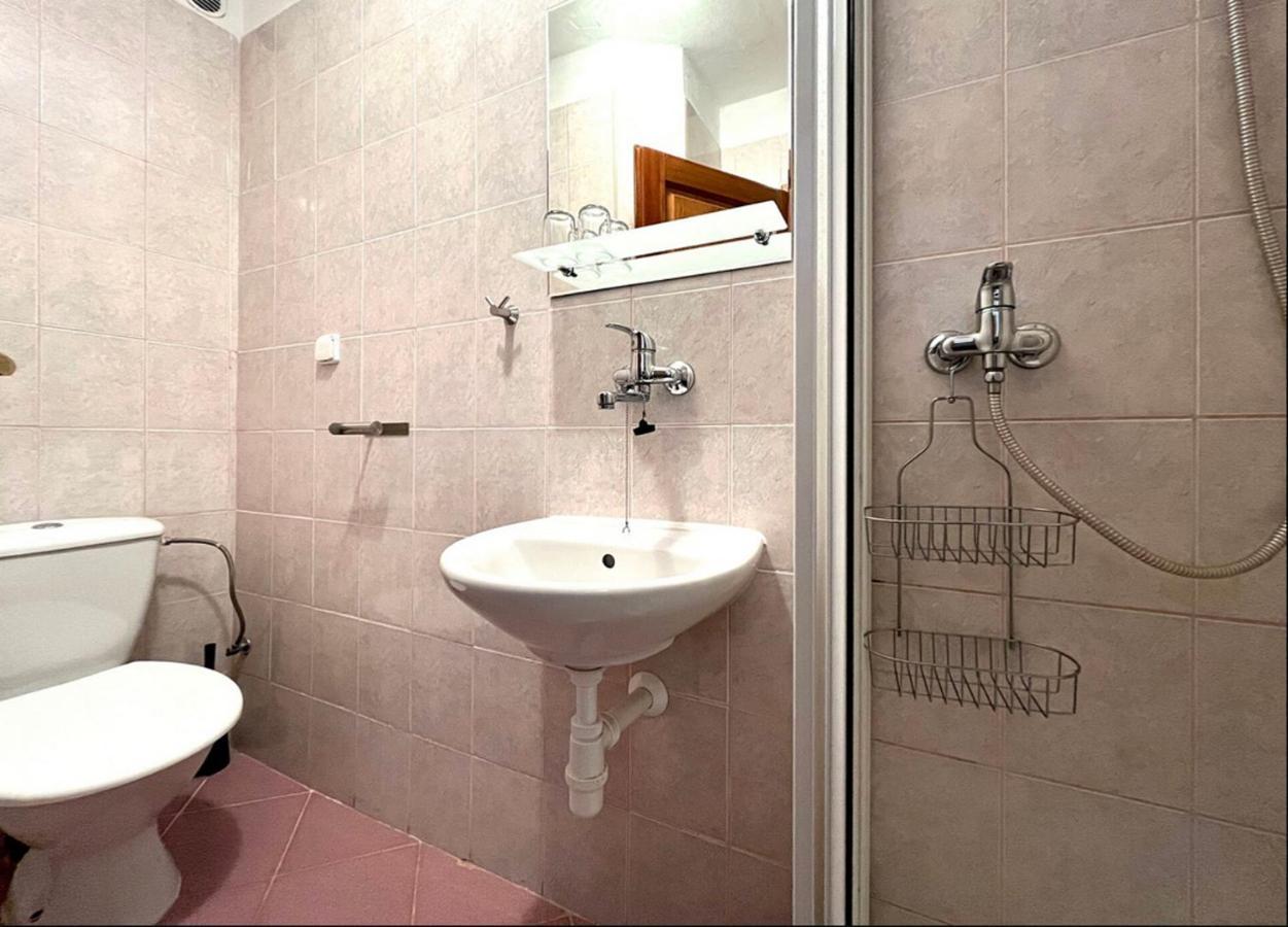 Apartment Na Rynku Chvalsiny 18